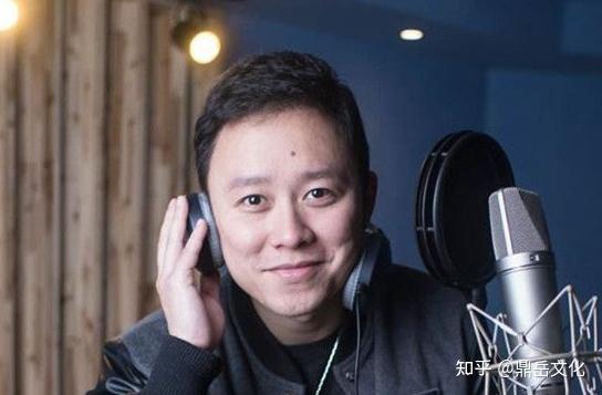 甄子丹配音演员，小巷中的声音魔法与隐藏的特色小店探索