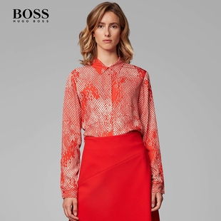 Boss女装最新款，小巷中的时尚秘境