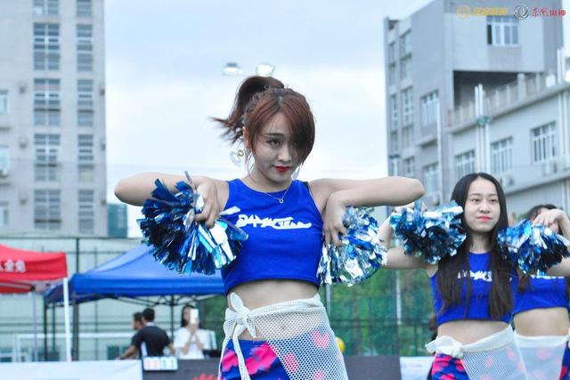 美女比赛的温馨日常风采展示