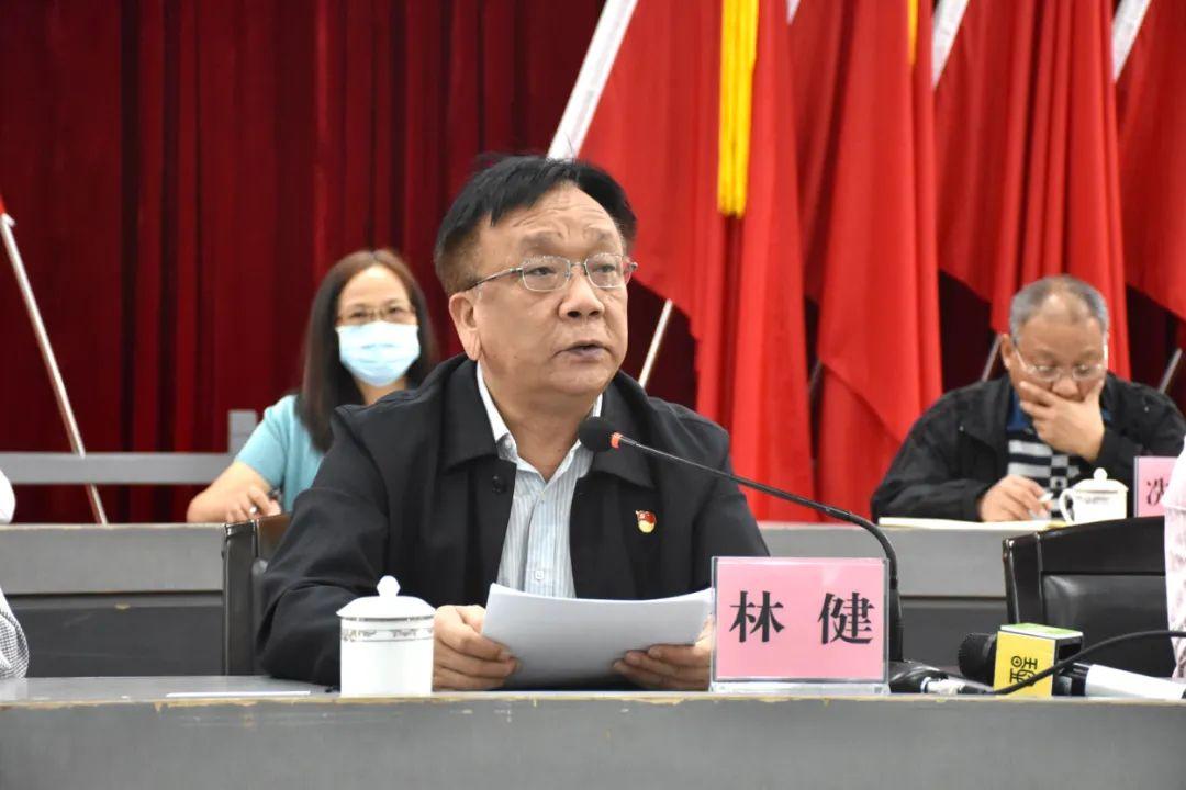 党最新特征，时代引领、自信与成就感的源泉