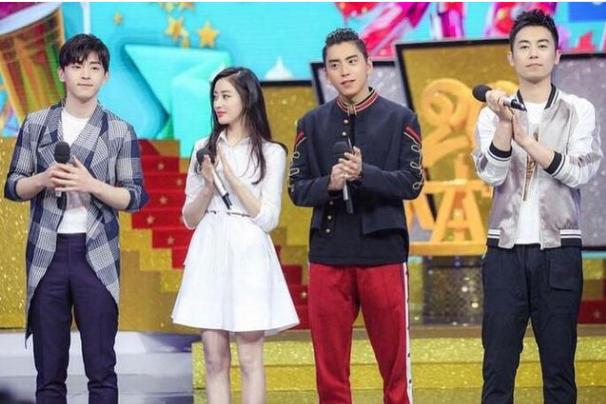 周亚文演员，从变化中成长，自信铸就梦想之路