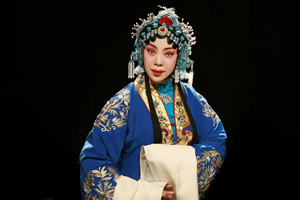评剧女演员，璀璨戏曲之星